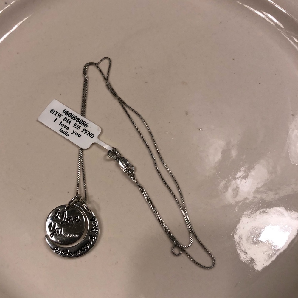 Silver necklace. Never been worn